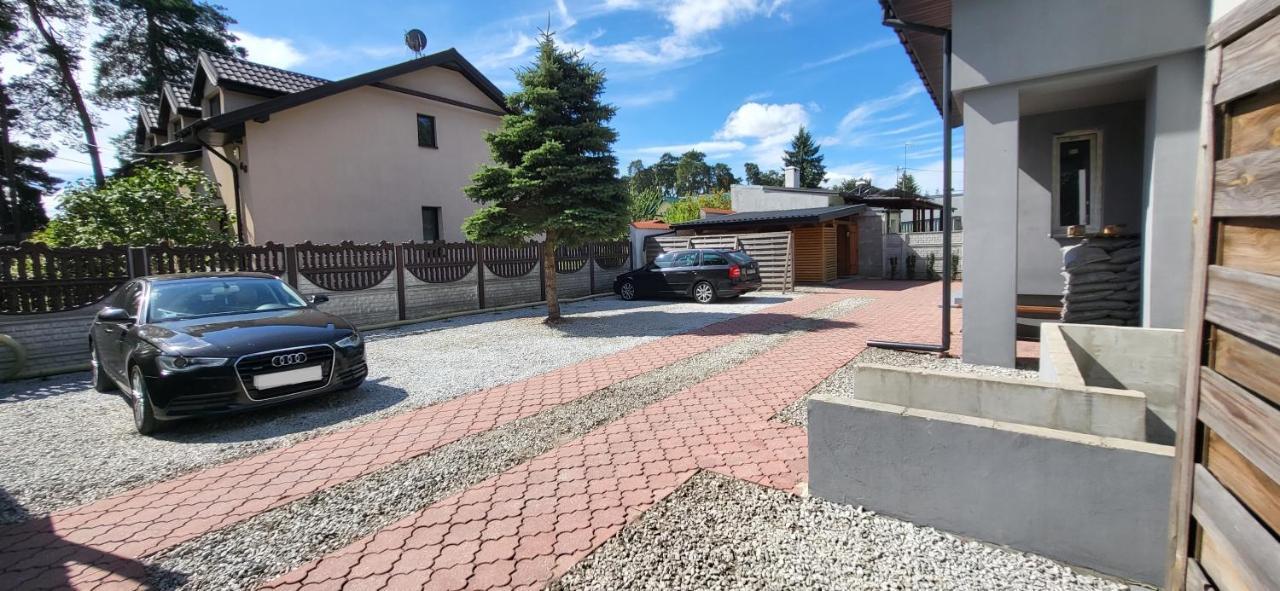 Noclegi Tuszyn M Exteriör bild