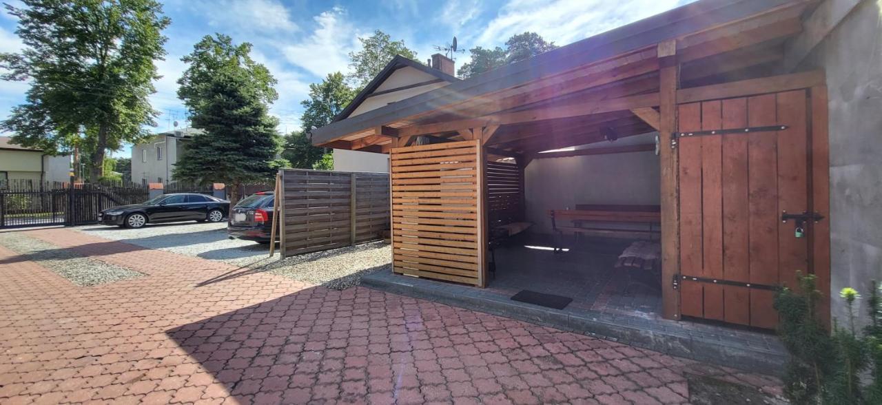 Noclegi Tuszyn M Exteriör bild