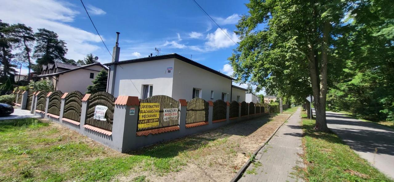 Noclegi Tuszyn M Exteriör bild
