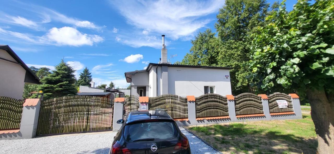 Noclegi Tuszyn M Exteriör bild